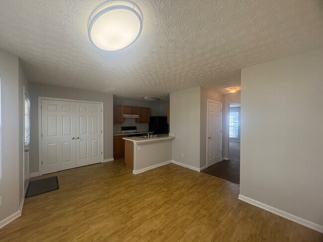 Photo - 5863 Strathmoor Manor Cir
