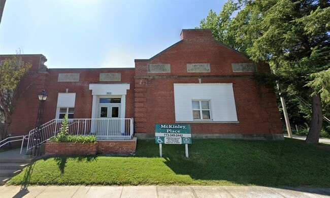 Building Photo - 303 W Sloan St Rental