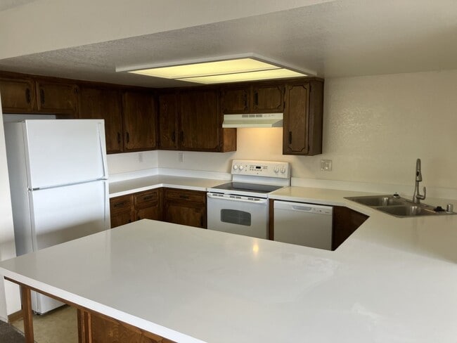 Photo - 173 Birch Ave Unit B