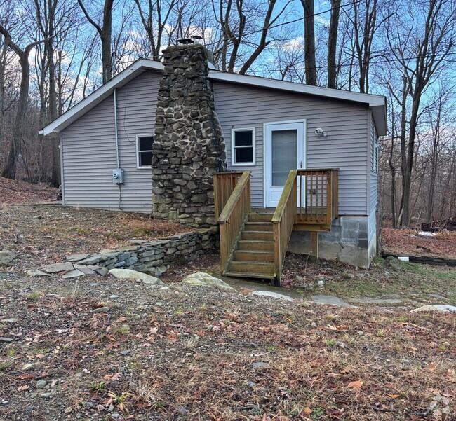 Building Photo - 55 Woodland Cir S Rental