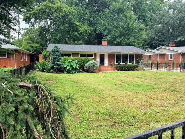 Photo - 3111 Airlie St