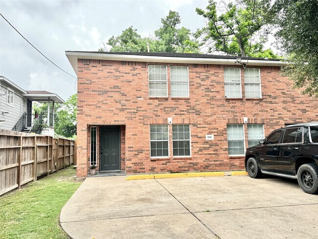 Photo - 2110 Turner Dr