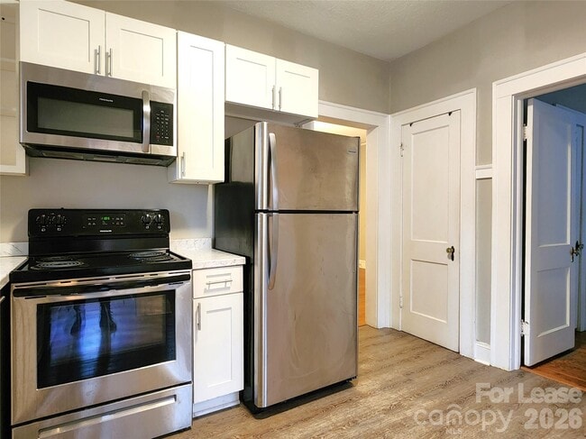 Photo - 337 N 9th St