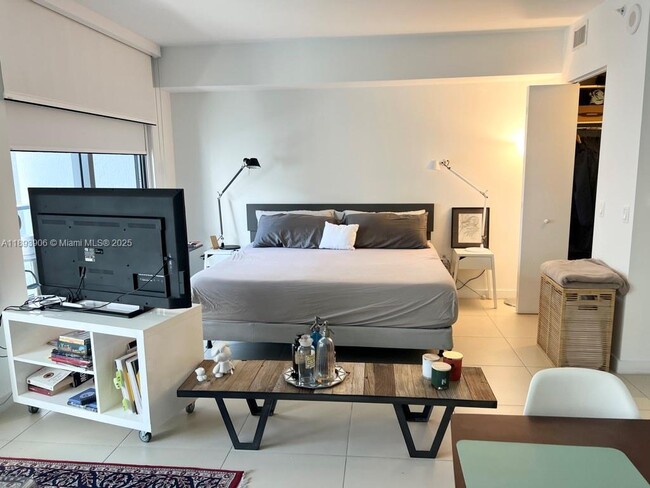 Photo - 31 SE 6th St Unit 1003