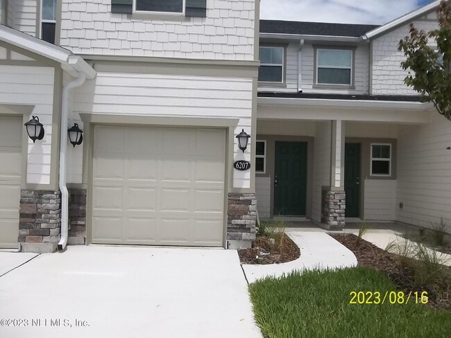 Photo - 6207 Ryegrass St