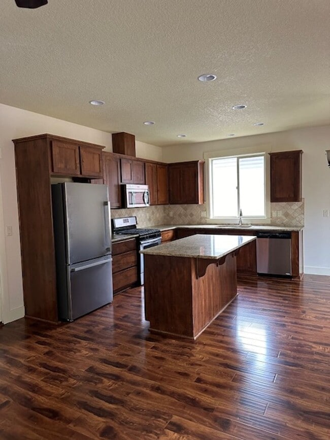 Photo - 2 STORY CRAFTSMAN HOME