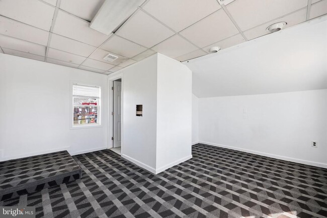 Photo - 7909 Oxford Ave