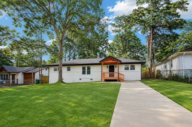 3159 Bobolink Dr