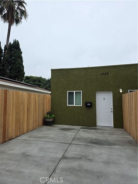 Building Photo - 1230 W Palm Ave