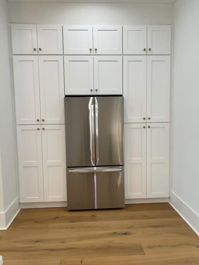 Photo - 310 W 38th St