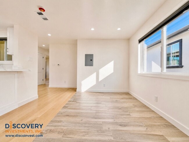 Photo - 3939 Midvale Ave Unidad #C