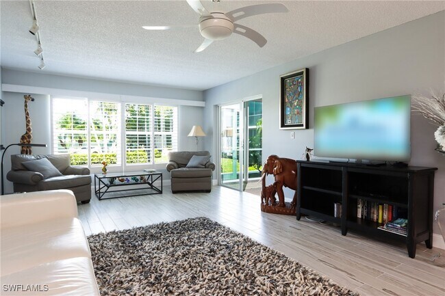 Building Photo - 4200 Belair Ln Unit 114