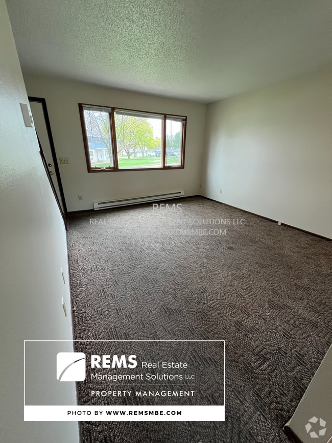 Building Photo - 703 12th St Rental