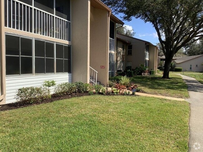 Building Photo - 12135 Fox Chase Dr Unit B2 Rental