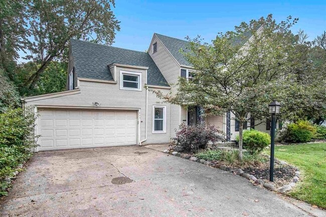 Photo - Sunnymeade home with many updates, close to Notre Dame and the Zoo