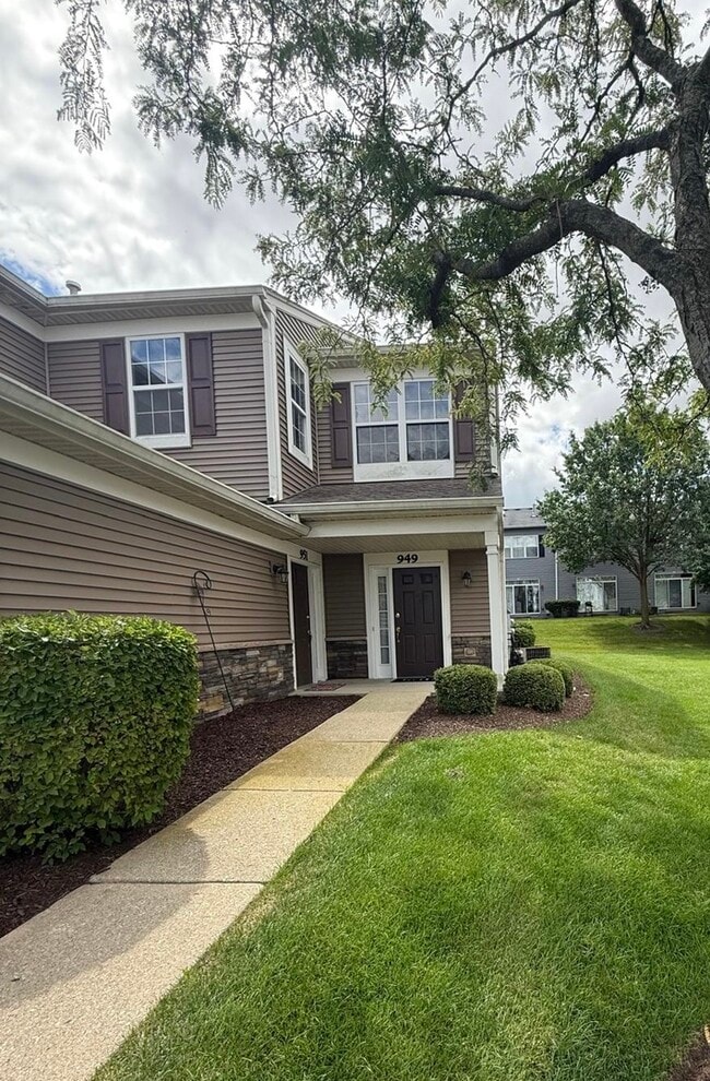 Building Photo - 949 Genesee Dr Rental