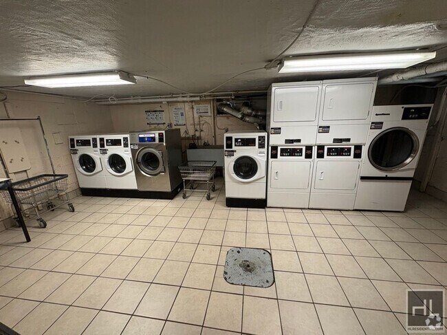 Building Photo - Spruce Street Unit 2 Rental