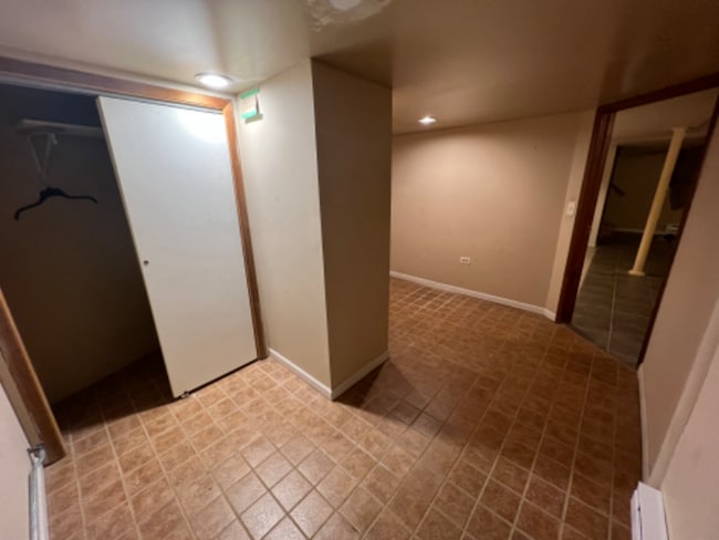 Photo - 7922 S Wood St Unidad Small studio
