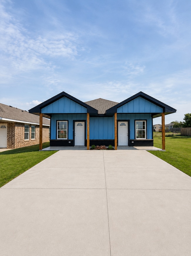 Photo - 1405 SW Bishop Rd