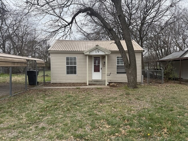 Building Photo - 19 Q St NW