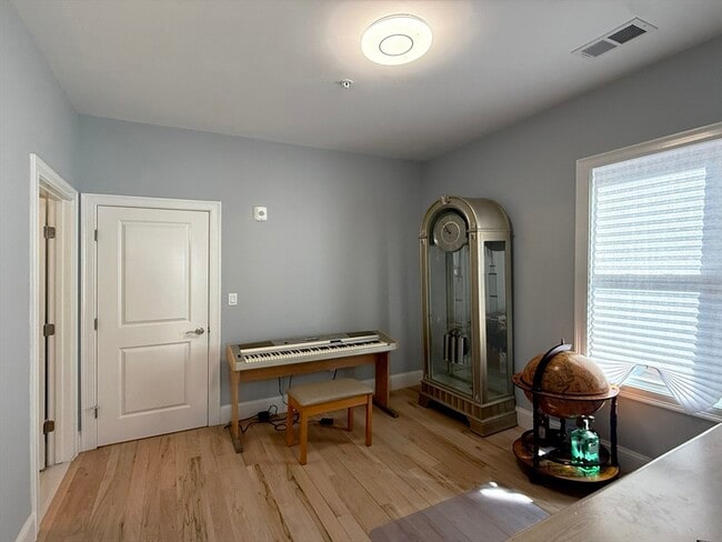 Photo - 7 Waumbeck St Unit 3