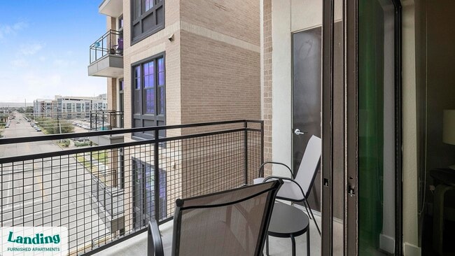 Photo - 1215 Sawyer St Unit 472