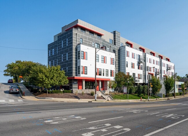 Building Photo - 1900 12th Ave S Unit 302
