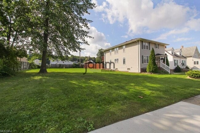 Photo - 3027 Brookdale Ave Unit 3027 Brookdale Ave (Lower)