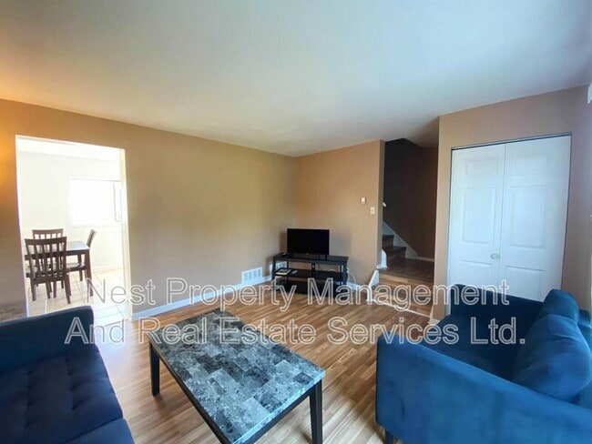 34 Little Wedeene St