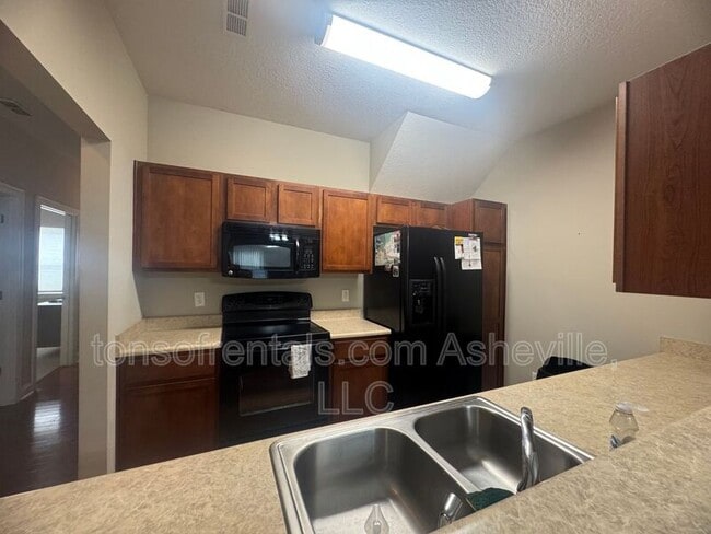 Photo - 93 Foxden Dr Unit 103