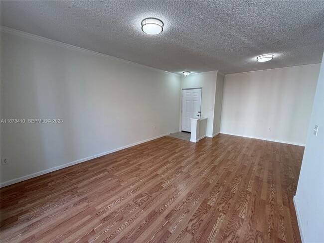 Photo - 17150 N Bay Rd Unidad 2717