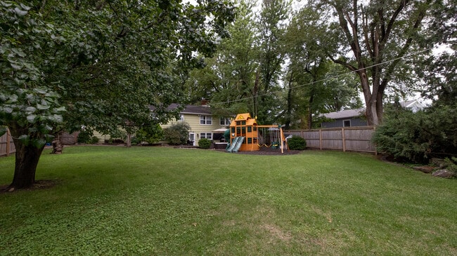 Photo - 3808 W 83rd Ter