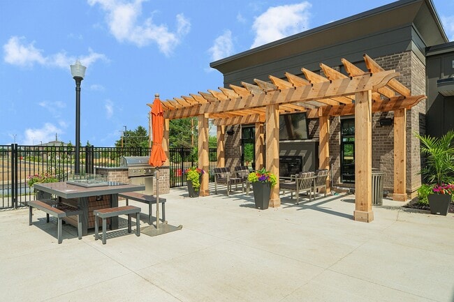 Fireside Lounge & Grilling Area - The Retreat at Canal Apartments