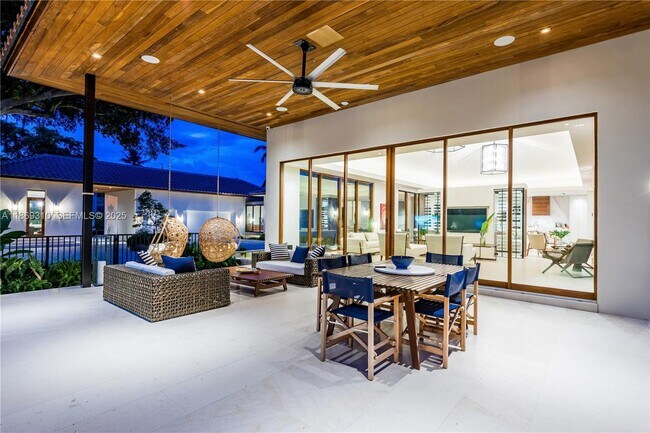 Photo - 864 NE 84th St