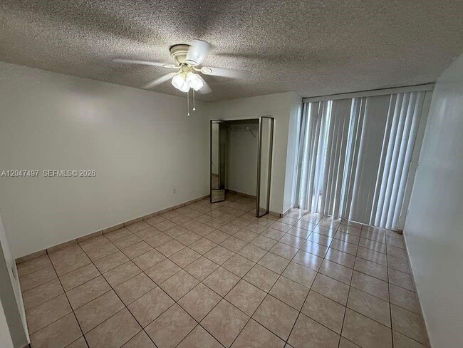 Building Photo - 10000 NW 80th Ct Unit 2262