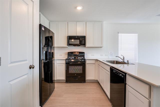 Photo - 2041 Derby Ln