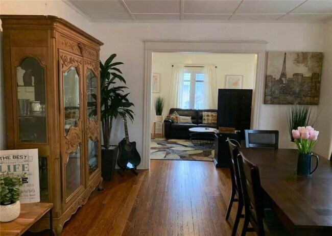 Photo - 948 Monroe Ave