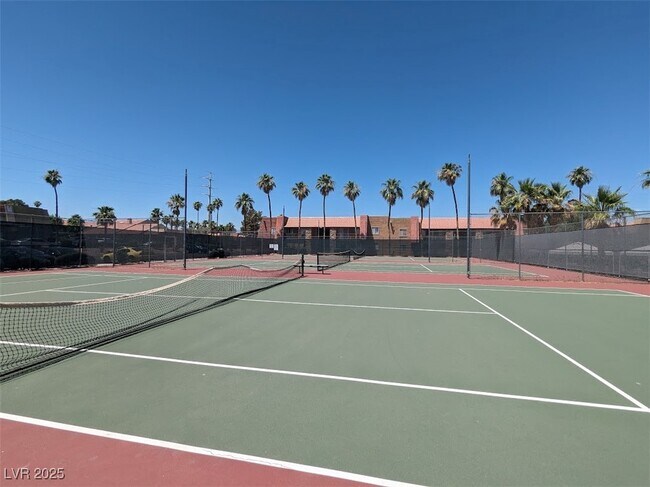 Photo - 5044 River Glen Dr Unidad 142