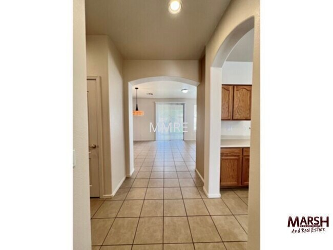 Photo - Very nice 3 bedroom home in Chandler not far from San Tan Village & downtown Gilbert!