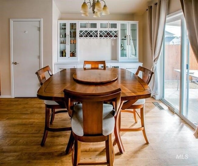 Photo - Beautiful 3 bed 2 bath home in the perfect Boise area just off Five Mile Rd and Lake Hazel Rd