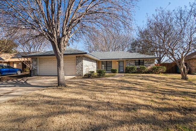 Photo - 5218 Prairie Creek Dr House