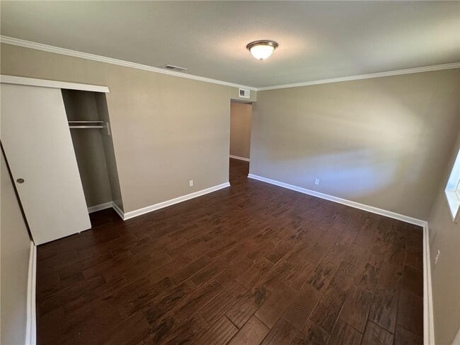 Photo - 401 Elmwood Dr