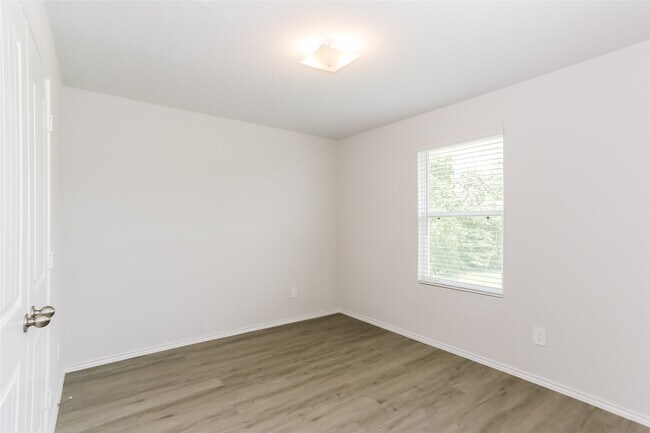 Photo - 21522 Kimro Ln