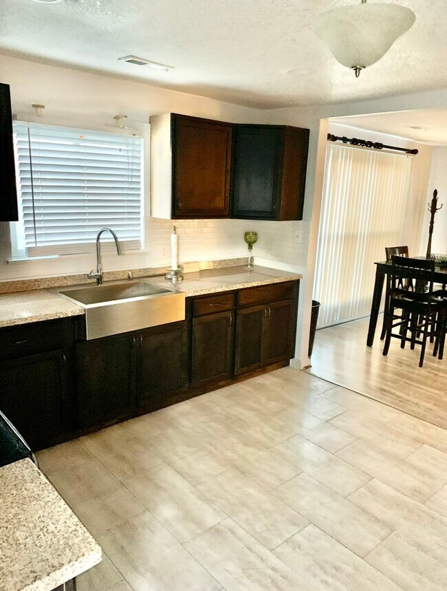 406 Tazewell St Rental For Rent in Portsmouth, VA