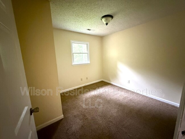 Photo - 5912 Katlas Trail