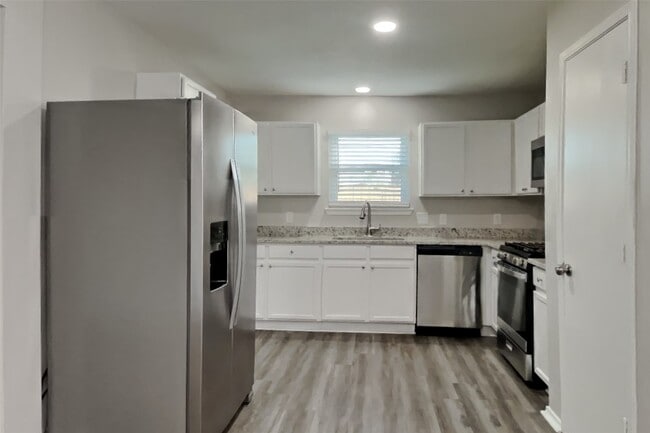 Photo - 4102 Sand Ripple Ln