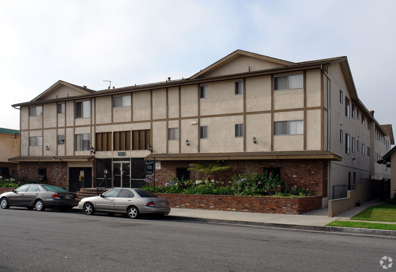 Crestmont apartments - Crestmont apartments