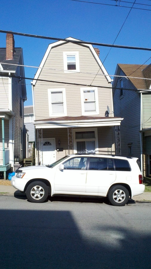 Photo - 248 Robinson St