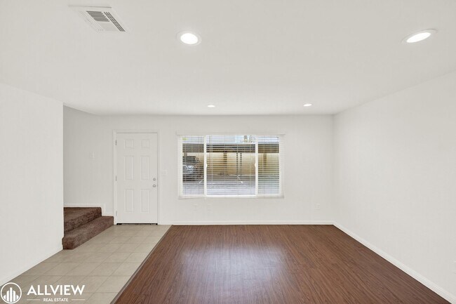 Photo - 980 E Mission Ave Unit 20