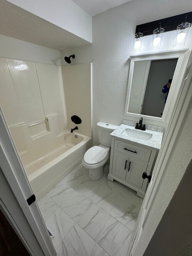 17 Highwood Ln Rental House Rental in Belleville, IL